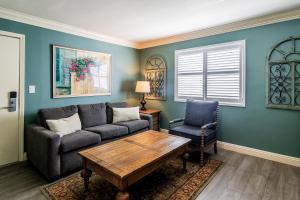 Two Queen Junior Suite room in Cambria Pines Lodge