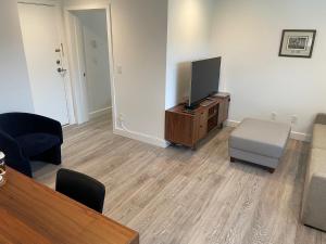 Large 2 bedroom private suite !