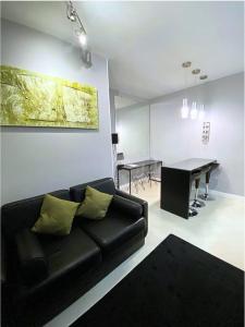 Apartamento Completo Business Comfort Home Office,Ar condicionado Quente e Frio, Estação de Trabalho, 7 min do Consulado Americano, WiFi 500MB