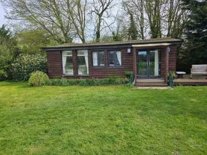 Remarkable 1-Bed Cabin in Dunmow - Barnston