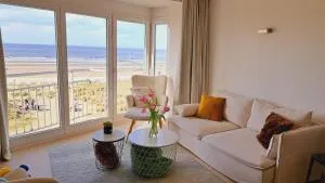 Nieuwpoort Marjolaine prachtig zeezicht - 4de verdiep -op de dijk 5pers - Nieuwpoort-Bad