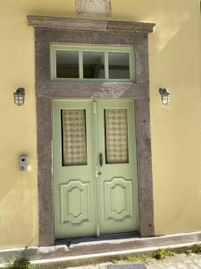 Στούντιο σε ανακαινισμένο αρχοντικό του 19ου αιώνα, κέντρο Μύρινας