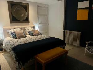 Le Moulin de Bury, Maison de campagne au bord de la rivière à 13 kms au Sud de Rennes