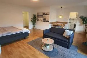 Apartment with garden near metro! - Hasselby