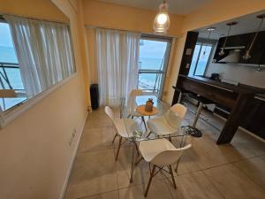 Hermoso 2 ambientes en la costa con vista al mar