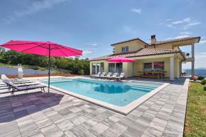 Ferienhaus mit Privatpool für 12 Personen ca 350 qm in Barban, Istrien Bucht von Raša 