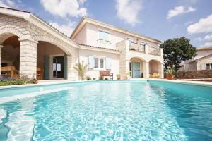 Ferienhaus mit Privatpool für 6 Personen ca 1991 qm in Krmed, Istrien Westküste von Istrien 