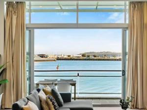 Relaxing Sea Wharf View Apartment by Zodiak Stays