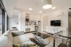 Bright & modern 1BR in Auckland CBD by Zodiak Stays