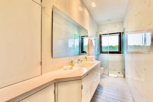 The Sani Jewels, Villa Nafsika