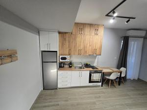 GREKO HOME WITH FREE PRIVATE PARKINg