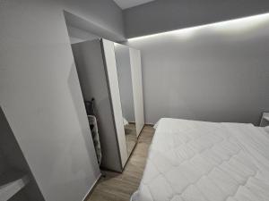 GREKO HOME WITH FREE PRIVATE PARKINg