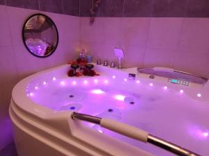 JP2 PRESTIGE HOME SPA apartment by the SEA with luxury JACUZZI, SAUNA, MASSAGE CHAIR, and Prosecco!