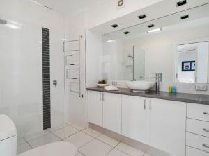 Yarrawonga Lakeside Apartment 25