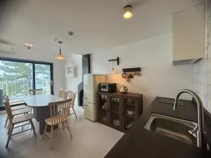 A11 Family House - Kuŏm-ni