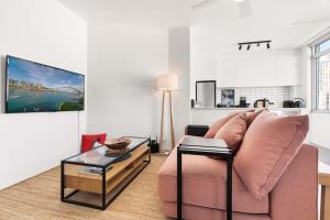Best of city-suburbs living in trendy Darlinghurst