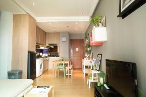 Scandi style flat in Central Jakarta, Gym & Pool