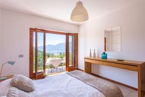 Italian Lakes villa with lake views