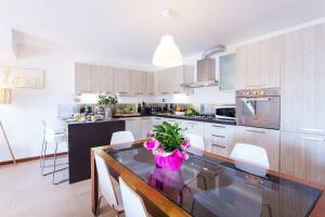 Italian Lakes villa with lake views