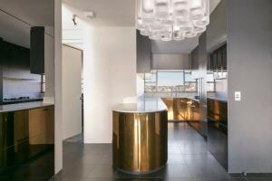 Luxury 1 Bedroom Apt with Harbour Views & Parking