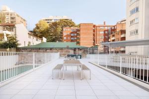 Studio Apt With Parking Balcony & Water Views