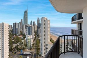 2 Bdrm Apt in Aquarius Surfers Broadbeach