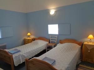 Gîte familial calme avec jardin, terrasse, équipements modernes et jeux pour enfants à Lentigny - FR-1-496-129