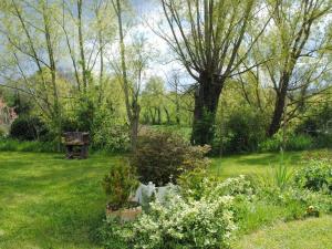 Maisons de vacances Gite Lentigny, 3 pieces, 4 personnes - FR-1-496-129 : photos des chambres
