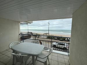 Appartement 2 chambres face à la mer avec balcon et wifi - FR-1-197-428