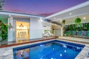 Gold Coast-Miami Mid-Century Beach Home With Pool - Голд-Кост