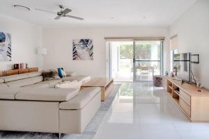 Golden Beach Family Home with Pool