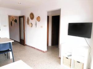 Apartamento con Vistas, 2ª Línea de Playa, Climatización, Wifi, Terraza y Parking, en Santa Margarita - ES-258-121