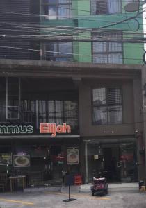 Spacious Studio Apartment B303