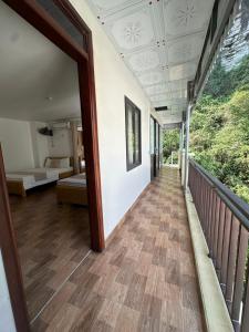 GOLDEN LAND HOTEL
