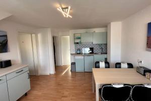 Frisch renovierte Ferienwohnung Haldenblick für 2-4 Personen, zentral gelegen