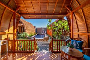 Villa Youlas Canggu Free Coworking Space