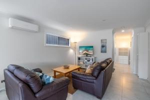 Shell Cove Escape