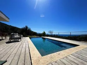 Villas de standing avec magnifique vue mer et piscines privées, Sagone - Esigna