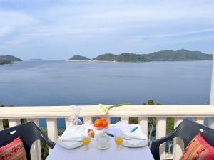 Terrace studios with panoramic seaview