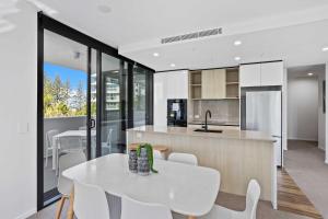 2 Bedroom Luxury in Burleigh Heads!