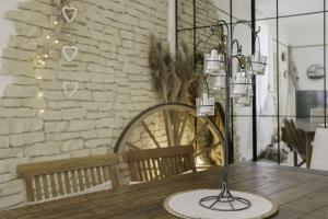 La Maison Fleurie by Halldis