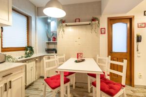 2BR Apartment at Piata Natiunilor Unite: Perfect for City Center Stays