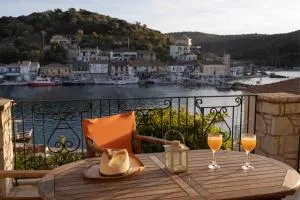 Plaka's House - Vathí