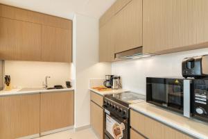 Spacious 1-Bedroom in Summer, Lagoon Access Feature - Allsopp&Allsopp