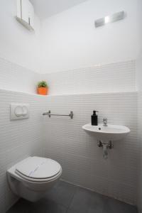 Central Passage Apartments by Vagabond Downtown