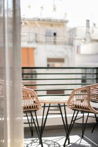 Deluxe Apartment in Kallithea with Balcony & Wifi