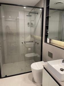 Modern Apartment on Courtney-02594