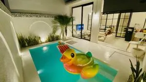 Villa Two Bedroom Mediterranean White House - Pesanggaran