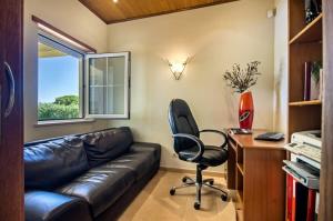 Villa Palm Golfe, fantastic house on Vila Sol course, kids pool, aircon