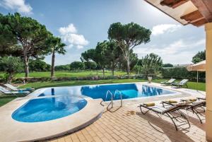 Villa Palm Golfe, fantastic house on Vila Sol course, kids pool, aircon